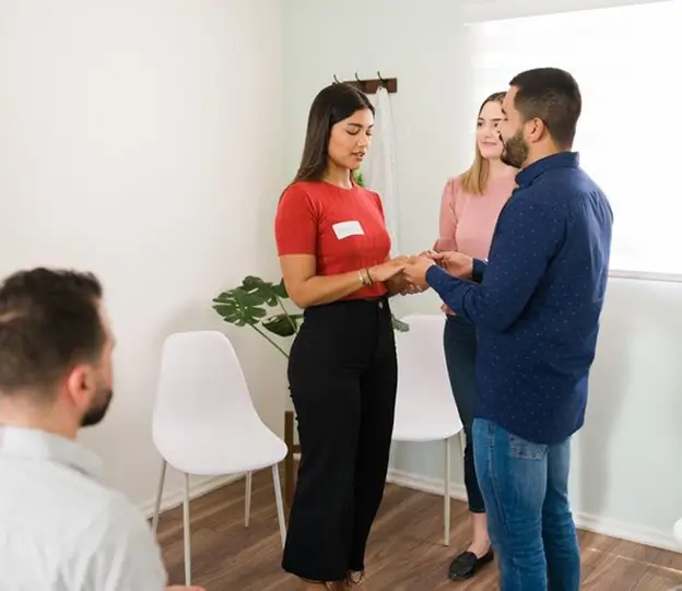 treating bipolar img